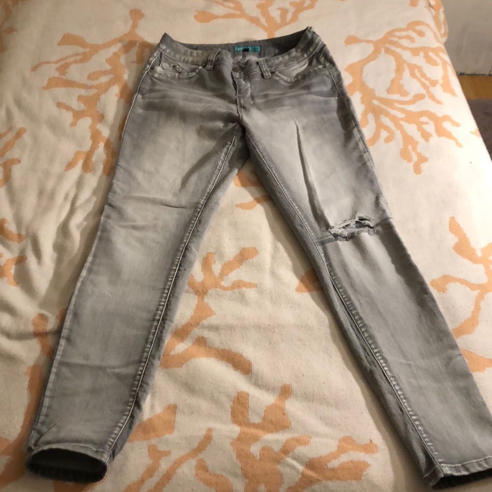 Light washed grey jean